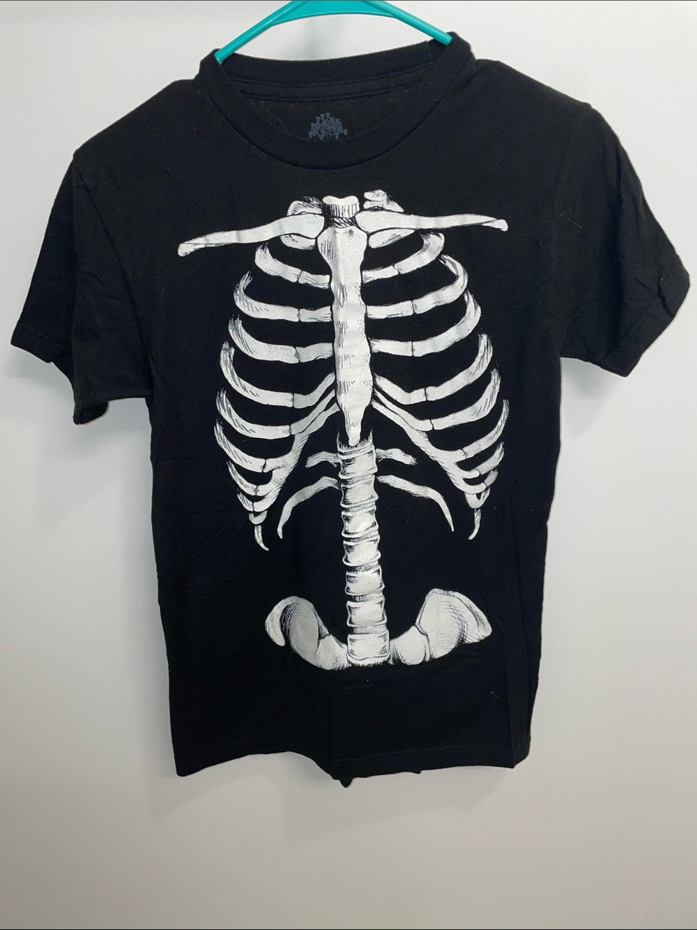 Black Short Sleeve Graphic Tee with White Skeleton Ribcage Print